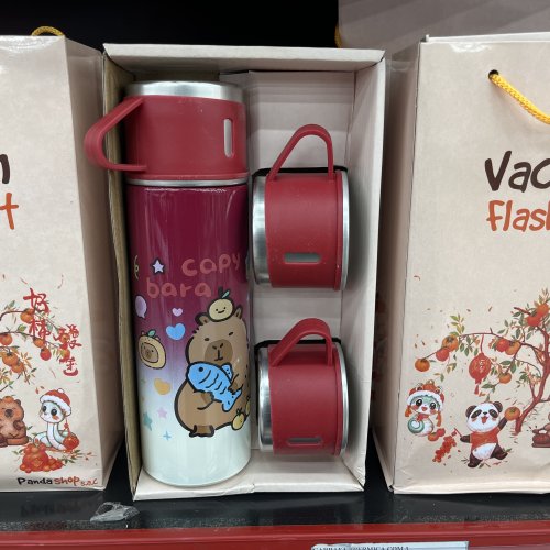 GARRAFA TÉRMICA COM 3 CANECAS CAPIVARA