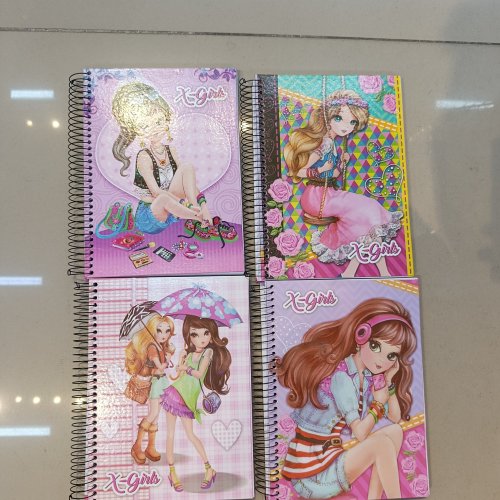 CADERNO CAPA DURA DE ARAME 200 FOLHAS X-GIRLS