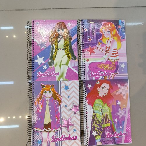 CADERNO CAPA DURA DE ARAME 200 FOLHAS LINDINHAS