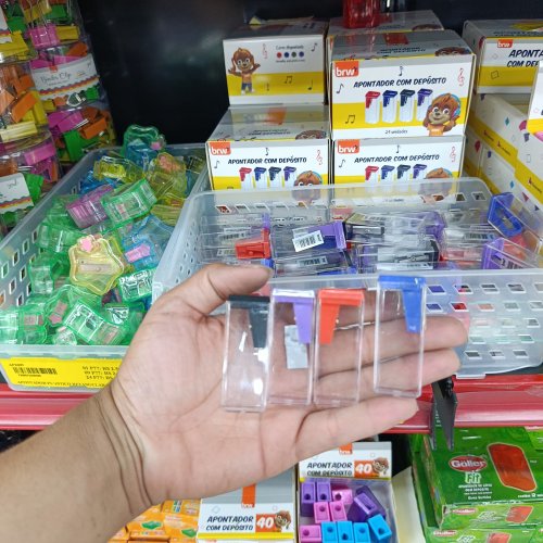 Apontador de plástico retangular com depósito BRW