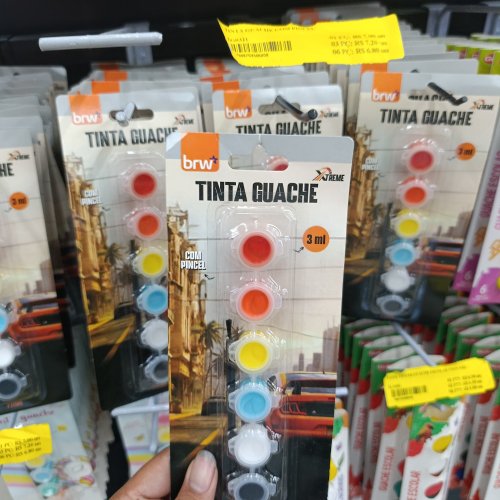 Tinta guache com pincel