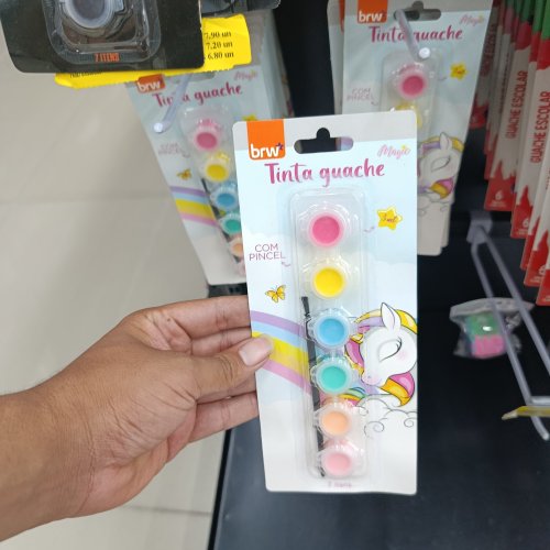 Tinta guache com pincel