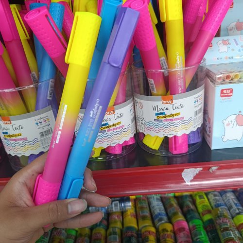 Marca texto com 2 pontas com cheirinho