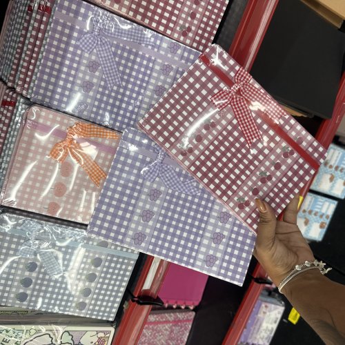 CADERNO COM ELÁSTICO