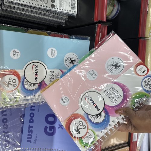 CADERNO COM MARCADOR