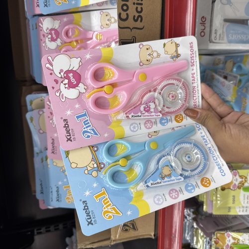 KIT 2 em 1 TESOURA E CORRETIVO