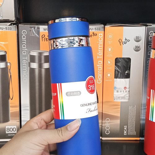 Garrafa térmica com alça 800ml