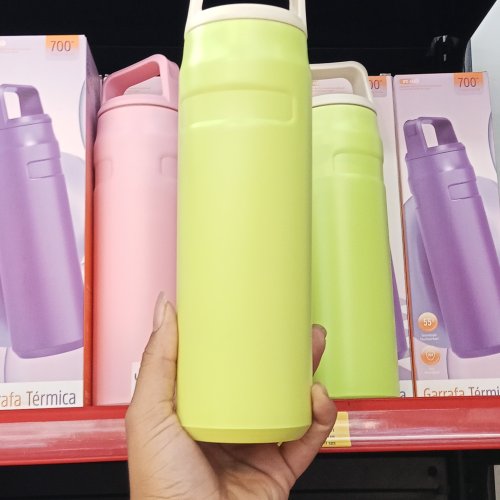 Garrafa térmica com alça 700ml